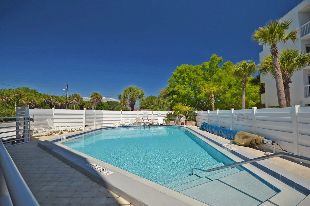 Photo of Outdoor in Englewood