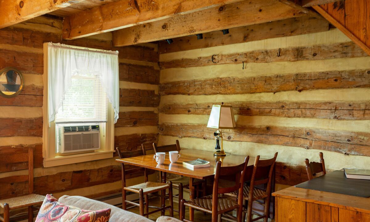 Photo of Livingroom in Warm Springs