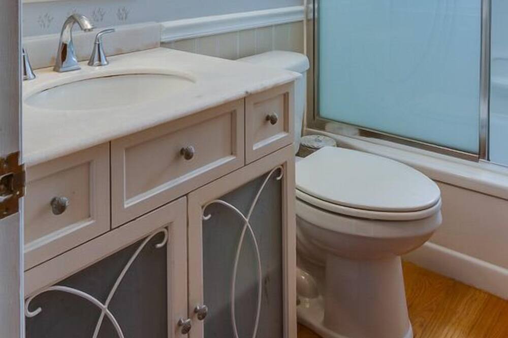 Photo of Bathroom in Broadkill Beach