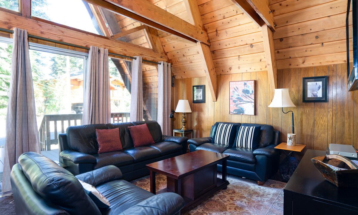 Photo of Livingroom in Comstock Acres