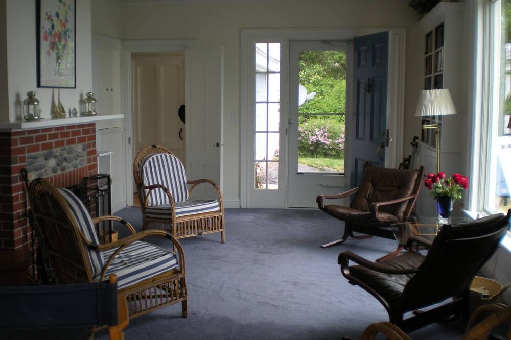 Photo of Livingroom in Biddeford Pool