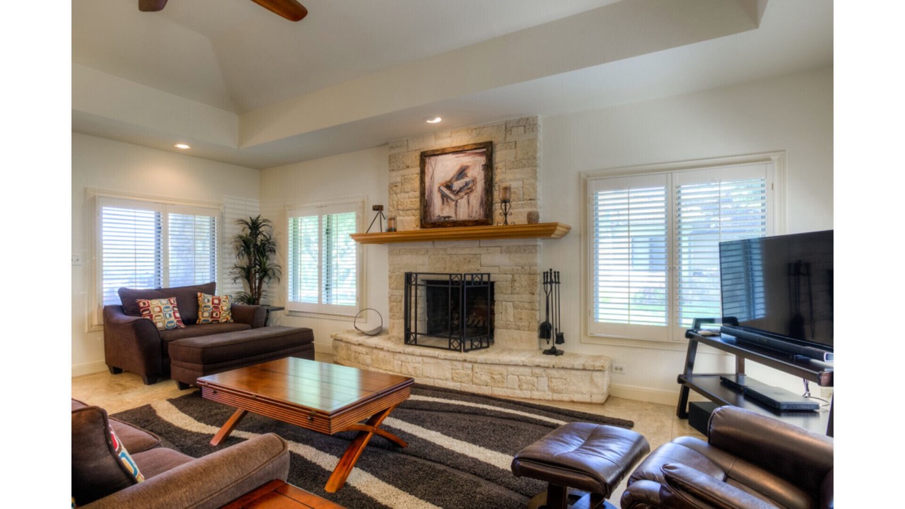 Photo of Livingroom in Barton Creek Lakeside