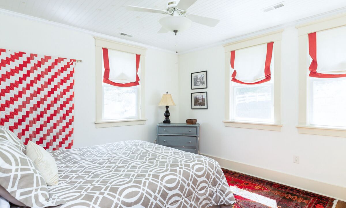 Photo of Bedroom in Warm Springs