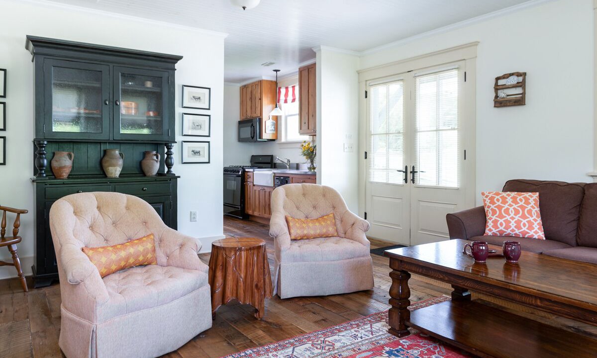 Photo of Livingroom in Warm Springs