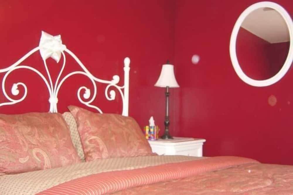 Photo of Bedroom in Lanesville