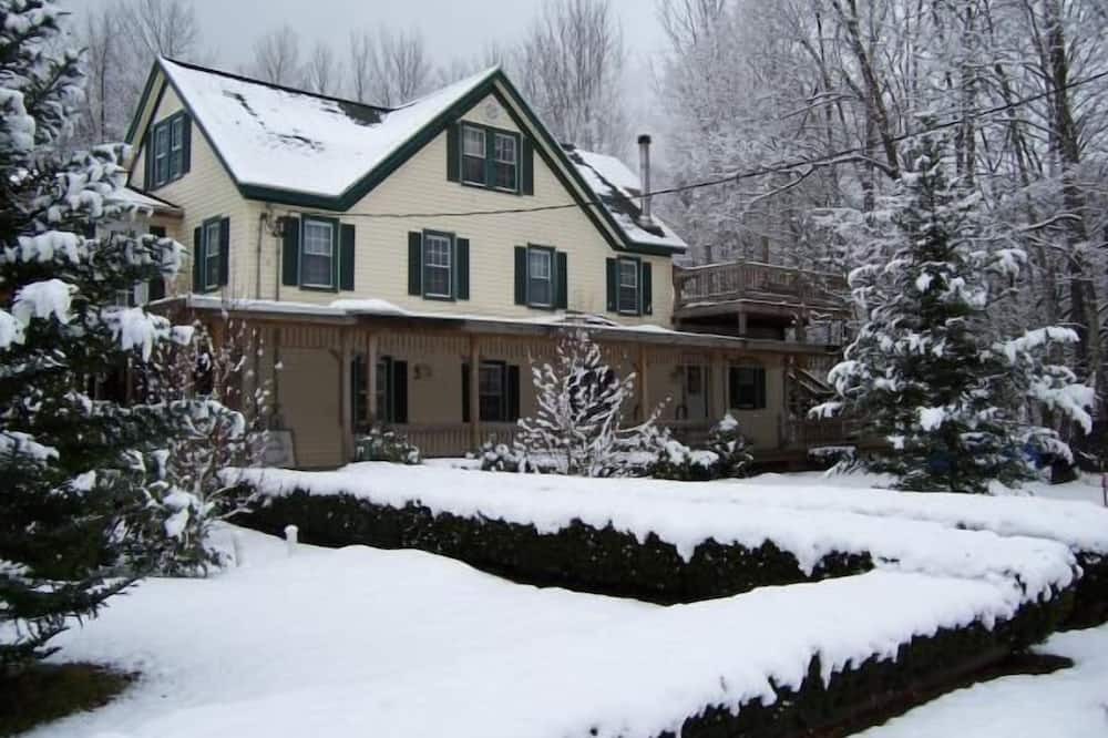 Photo of Livingroom in Lanesville