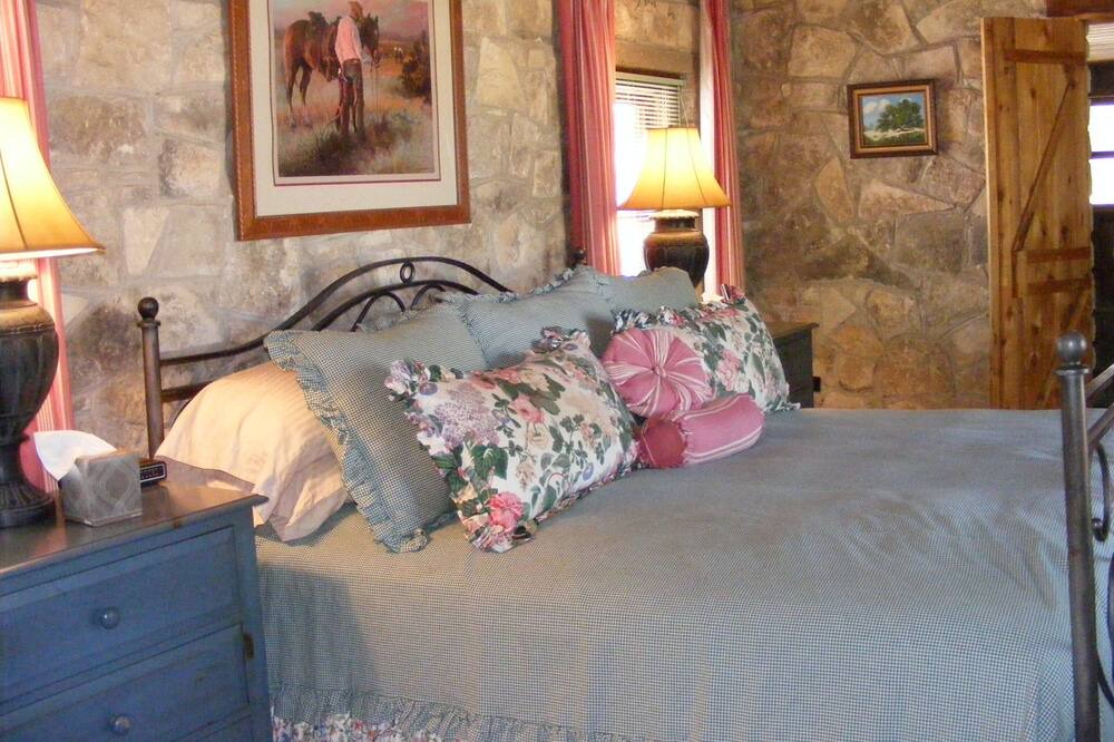 Photo of Bedroom in Dripping Springs