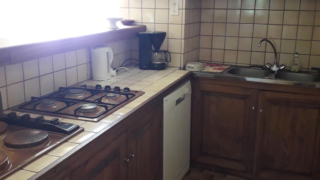 Photo of Kitchen in Temple-Laguyon