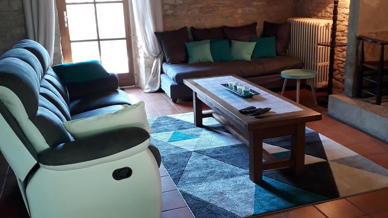 Photo of Livingroom in Temple-Laguyon