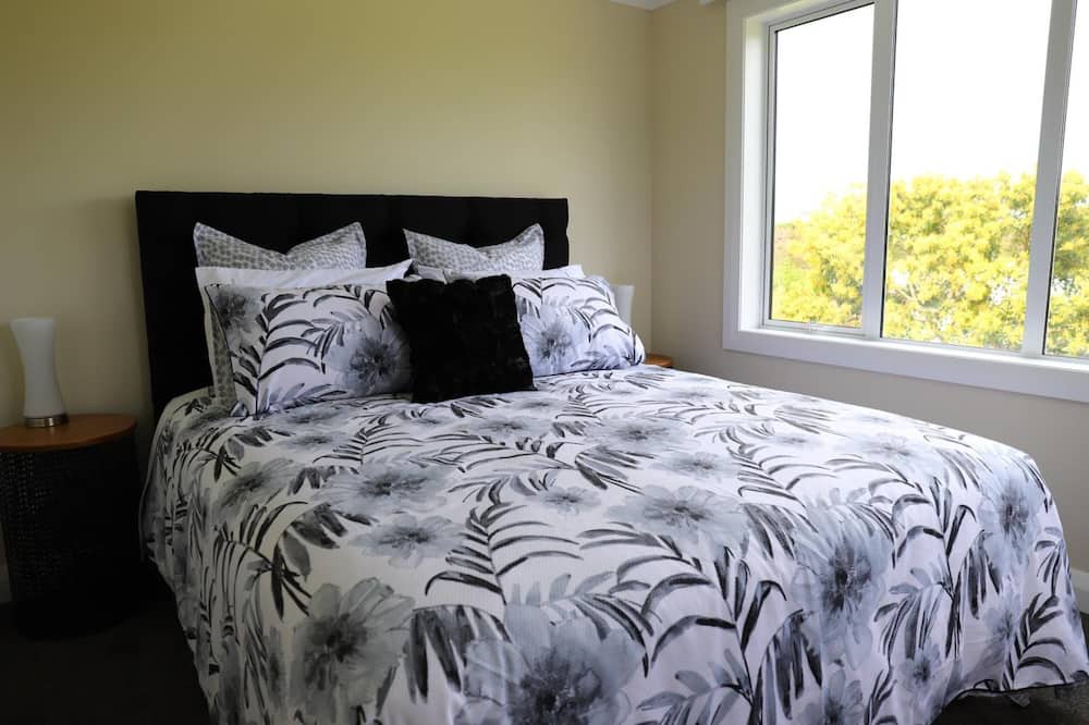 Photo of Bedroom in Aongatete