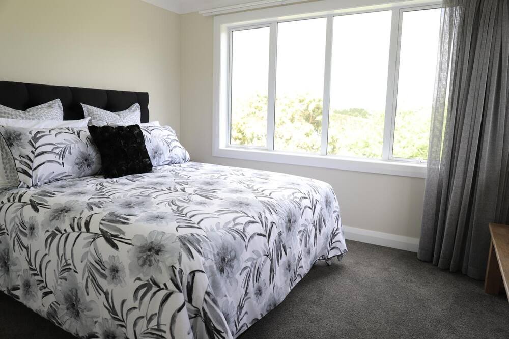 Photo of Bedroom in Aongatete