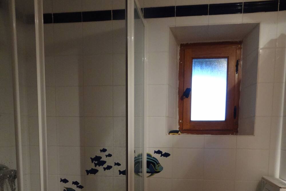 Photo of Bathroom in Montayral