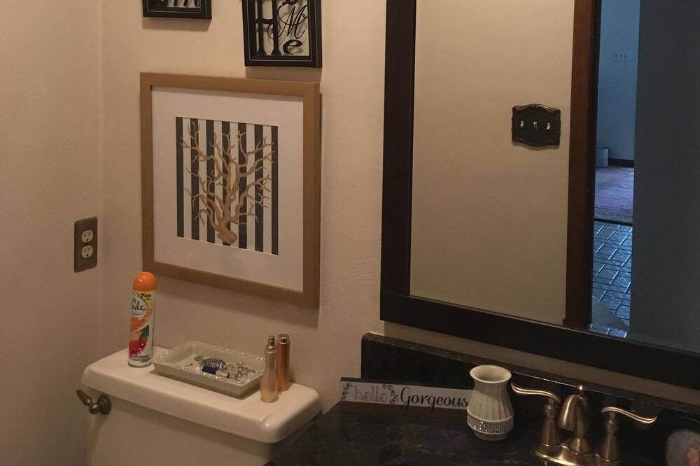 Photo of Bathroom in Spencer