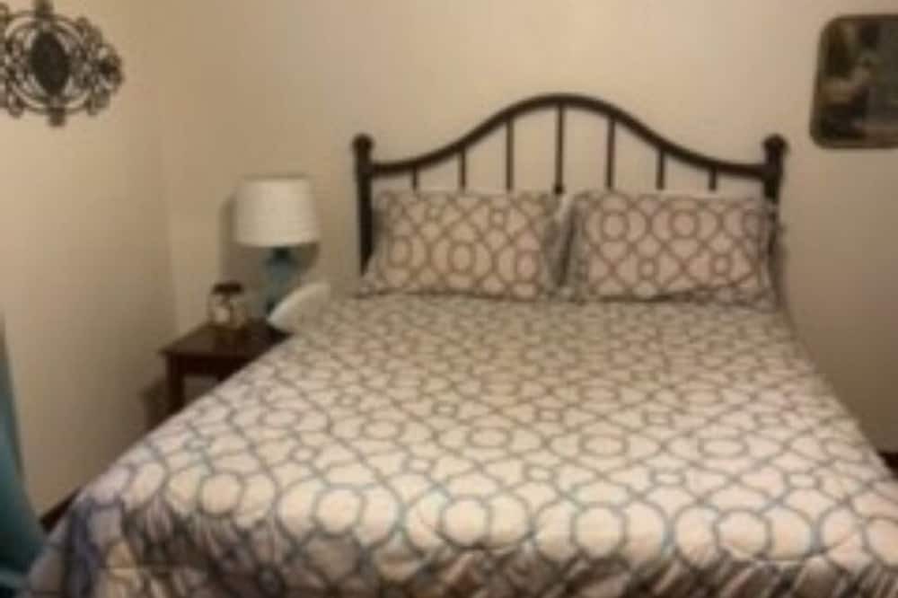Photo of Bedroom in Spencer