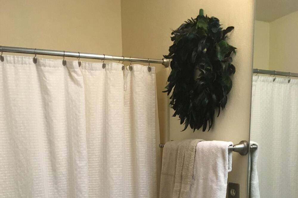 Photo of Bathroom in Spencer