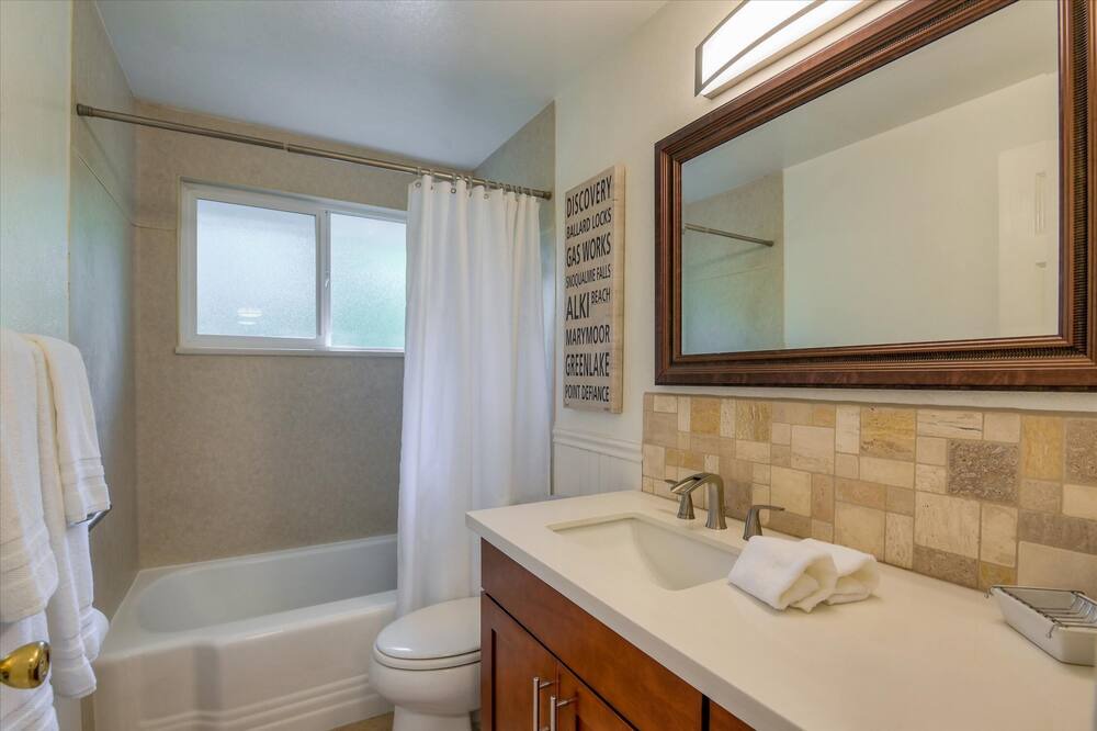 Photo of Bathroom in North City