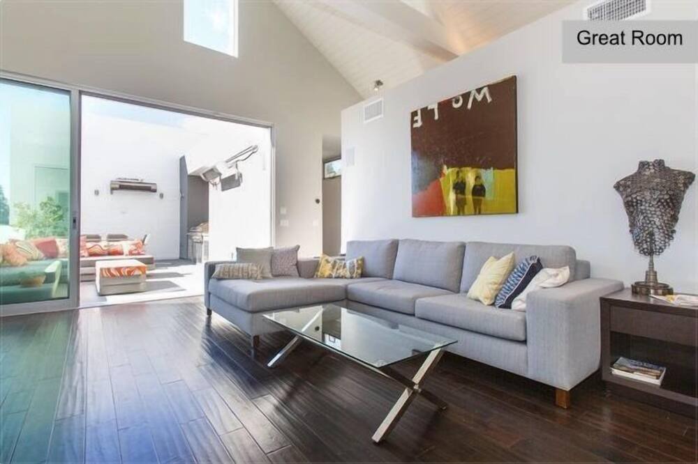 Photo of Livingroom in Ocean Park