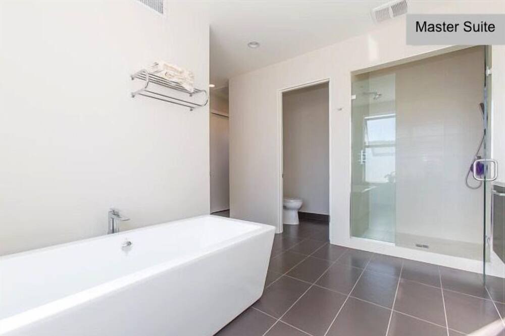 Photo of Bathroom in Ocean Park