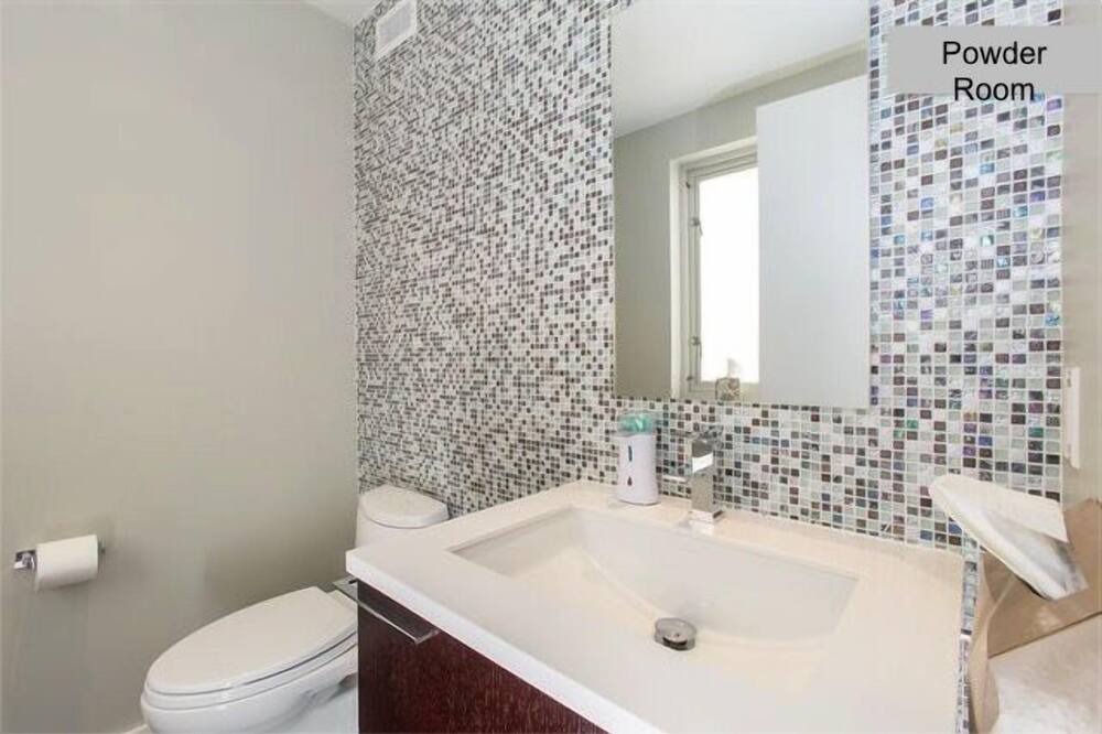 Photo of Bathroom in Ocean Park