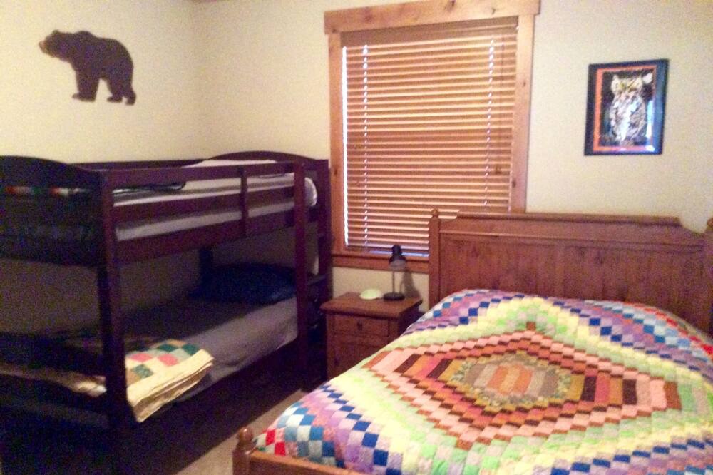 Photo of Bedroom in Lakeside