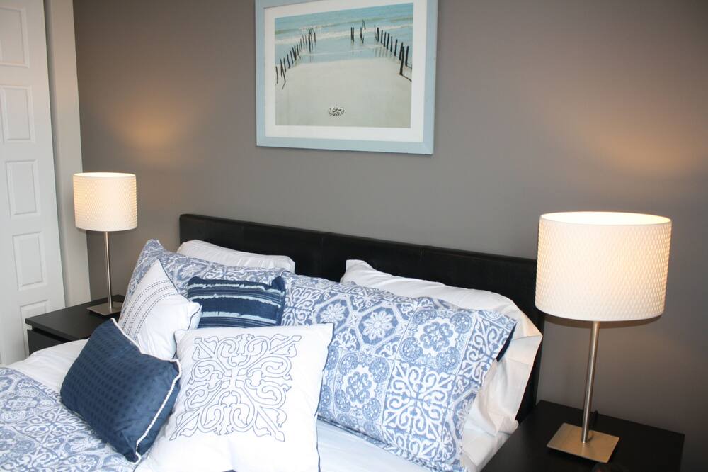 Photo of Bedroom in La Petite-Patrie