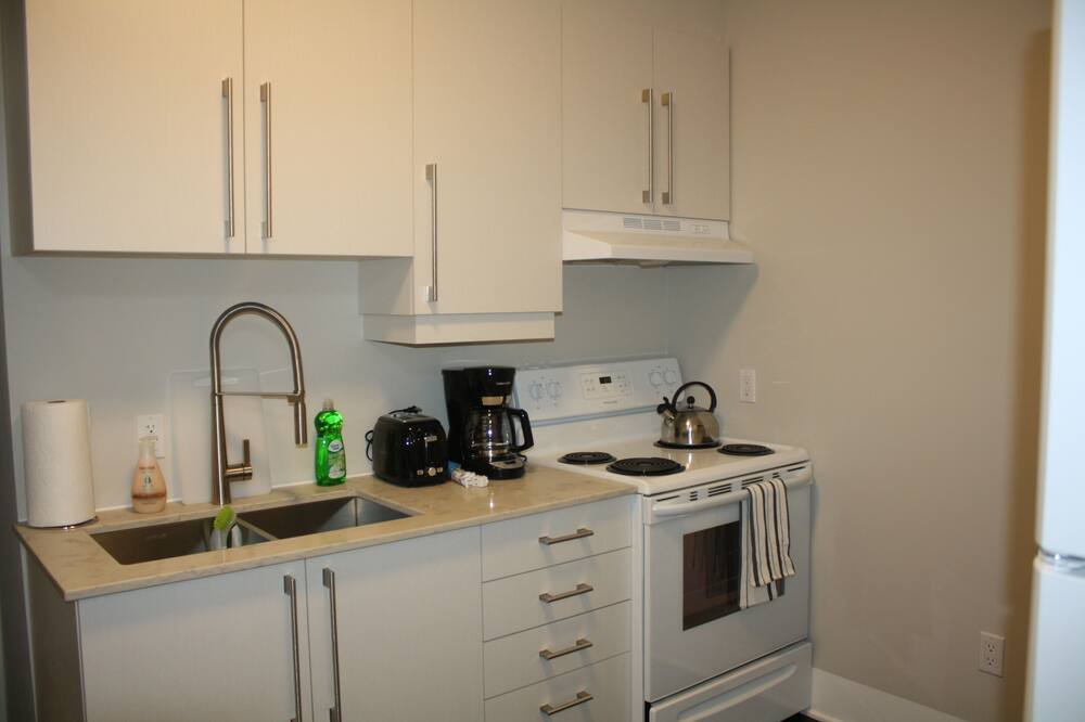 Photo of Kitchen in La Petite-Patrie