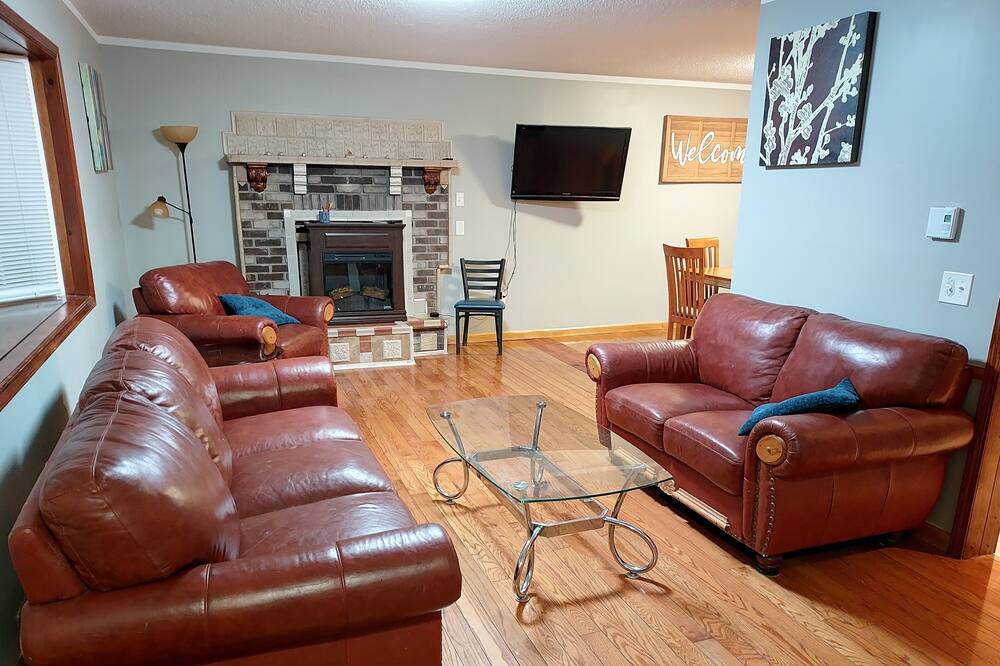 Photo of Livingroom in Tobyhanna