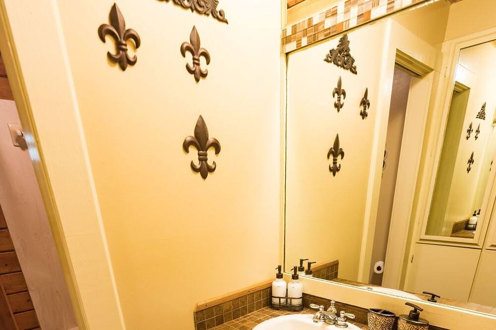 Photo of Bathroom in Baker
