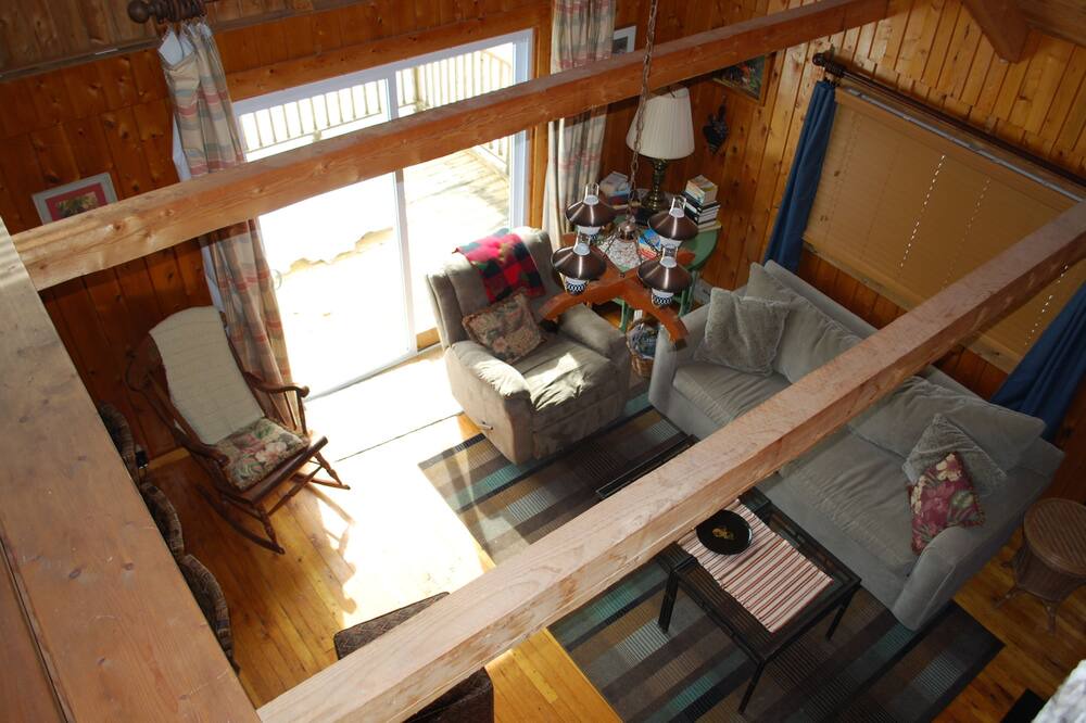 Photo of Bedroom in Lee