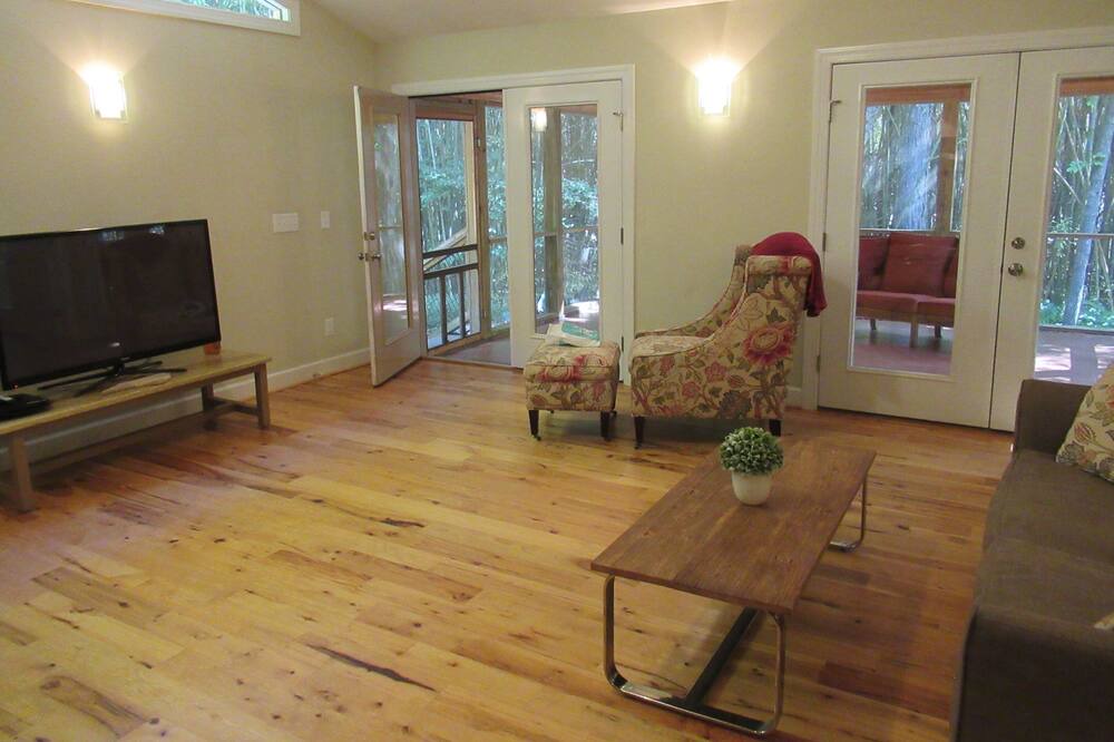 Photo of Livingroom in Burlington