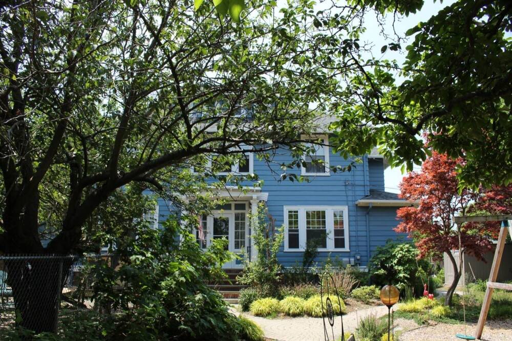 Photo of Others in Mount Pleasant