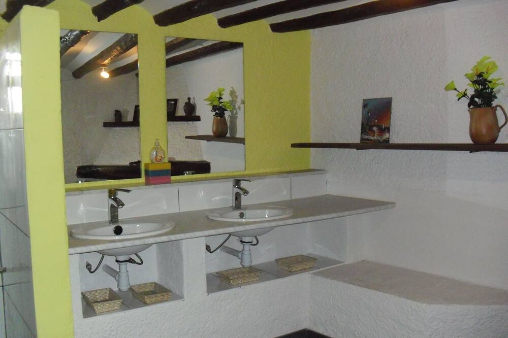 Photo of Bathroom in Ulldecona