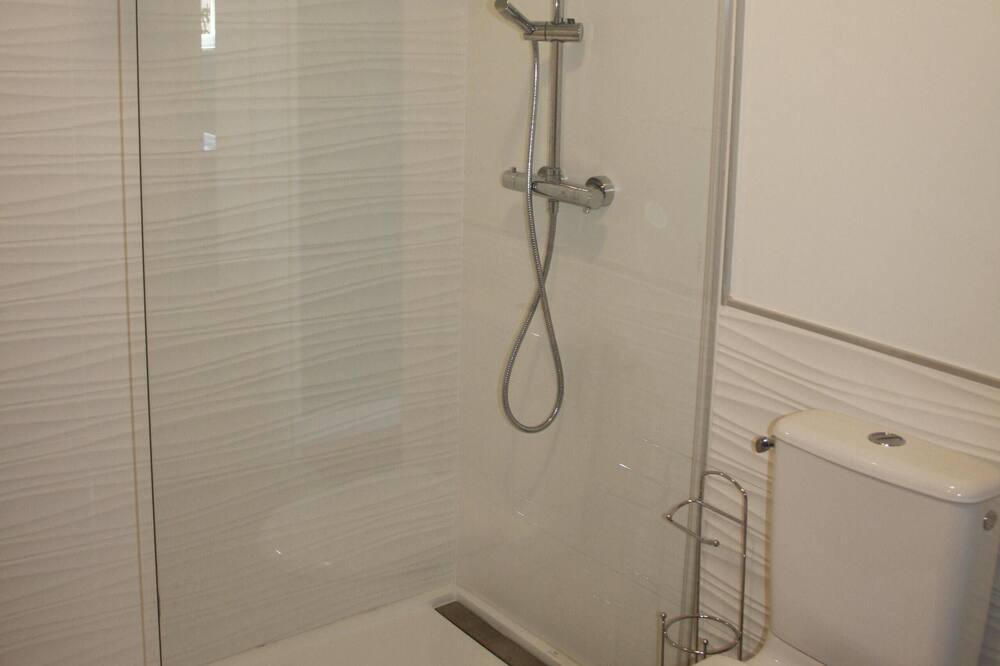 Photo of Bathroom in Cuxac-Cabardes