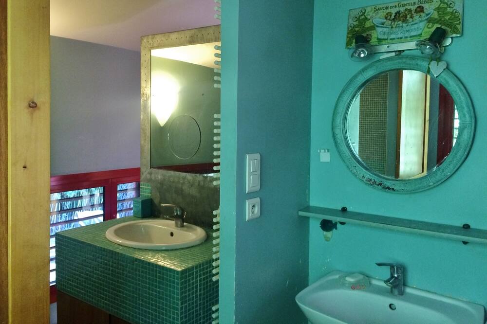 Photo of Bathroom in Castelnau-le-Lez