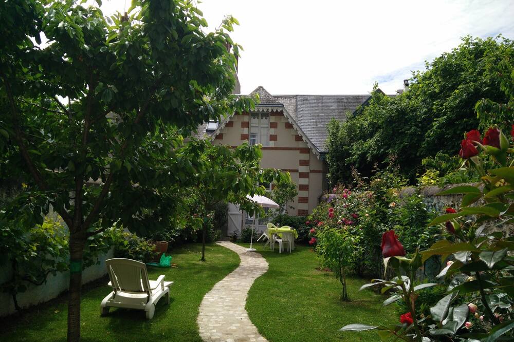 Photo of Outdoor in La Fuye-Velpeau