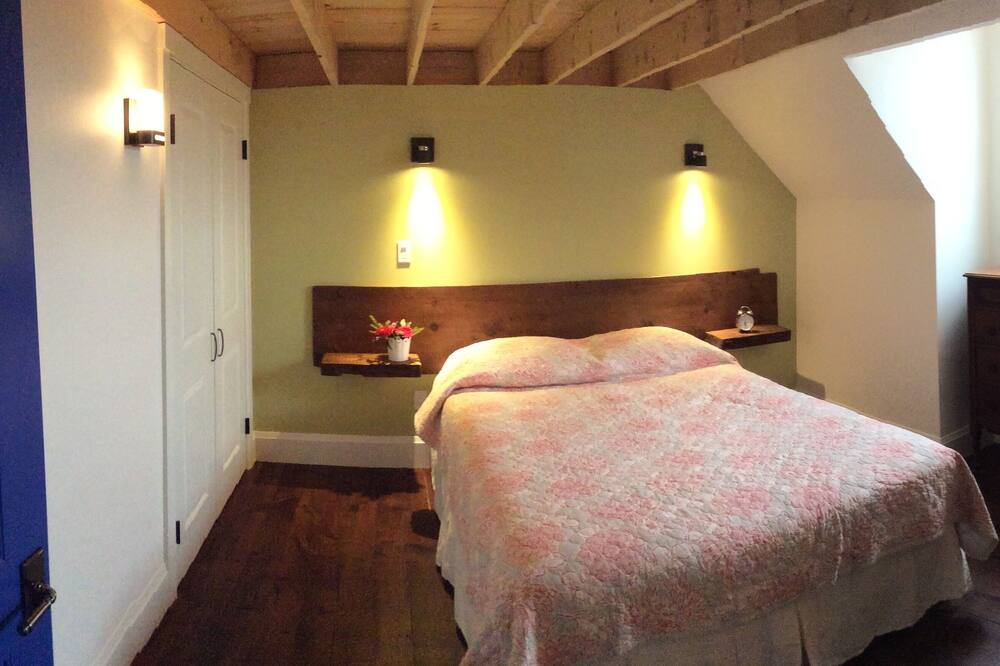 Photo of Bedroom in Hamilton