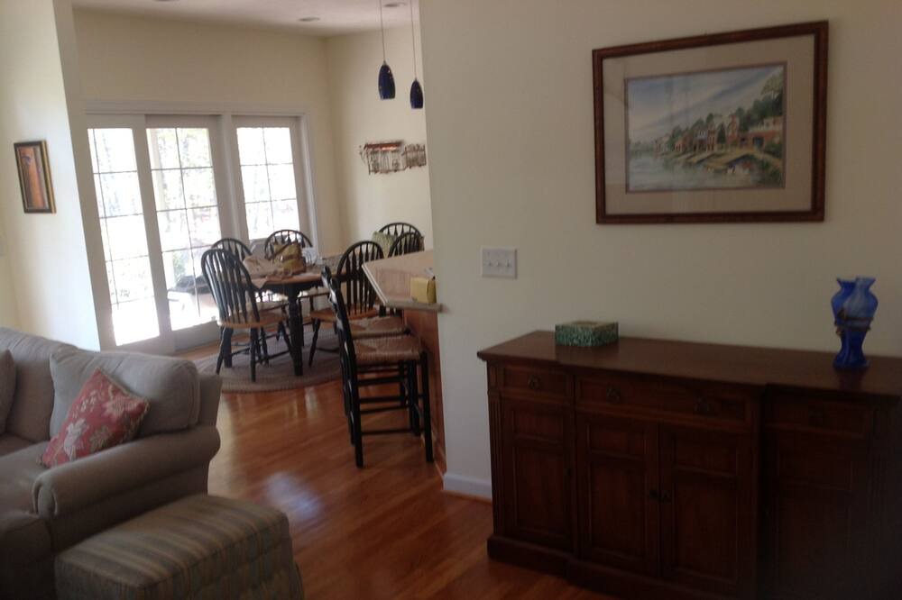 Photo of Livingroom in Pinehurst