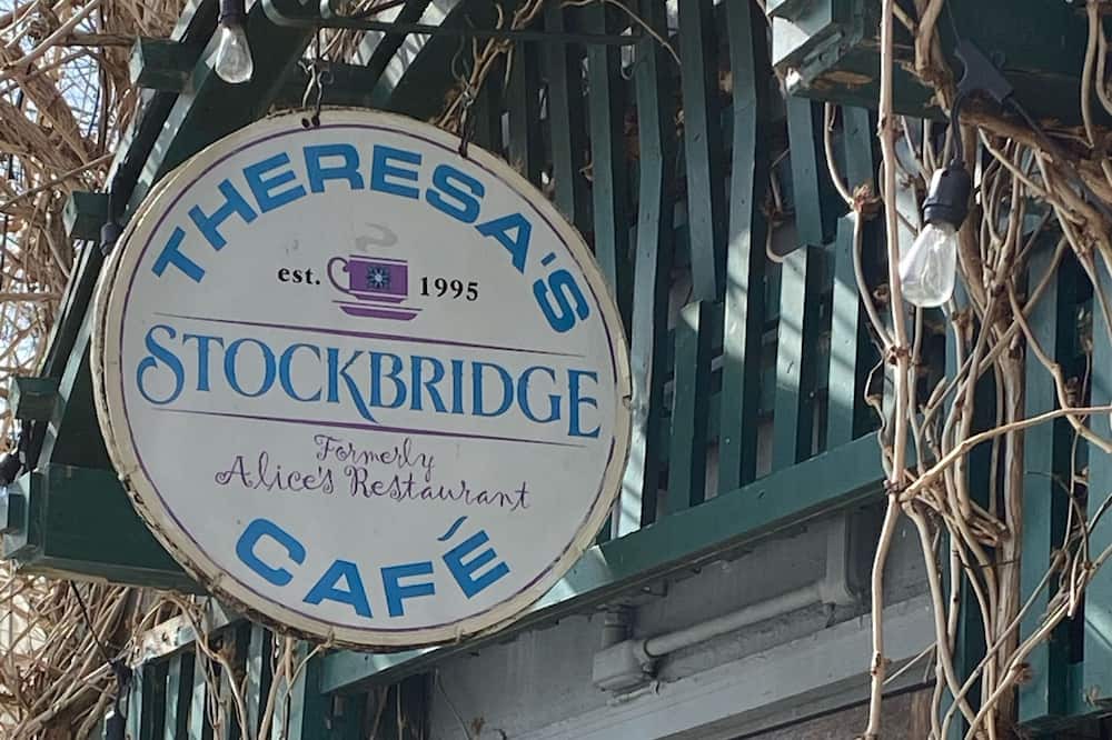 Photo of Outdoor in Hinsdale