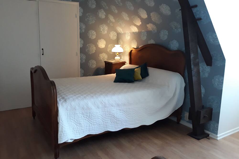 Photo of Bedroom in Figeac