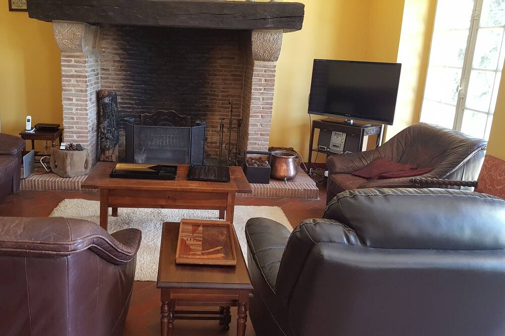 Photo of Livingroom in Figeac