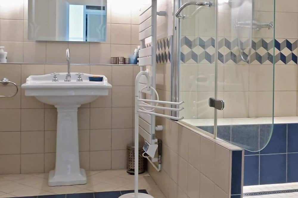 Photo of Bathroom in La Jarne