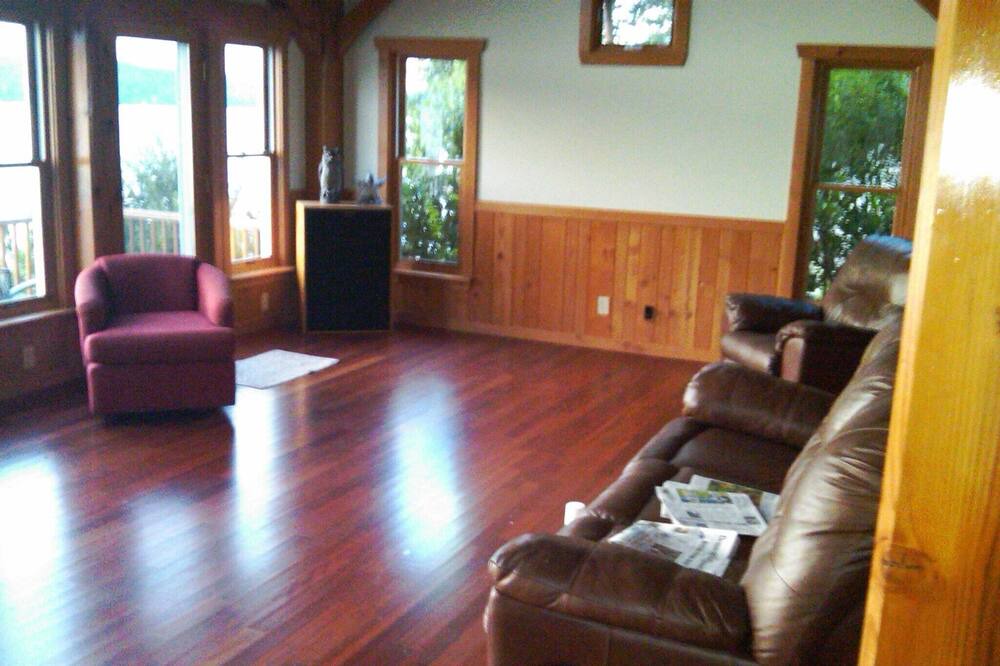 Photo of Bedroom in Valois