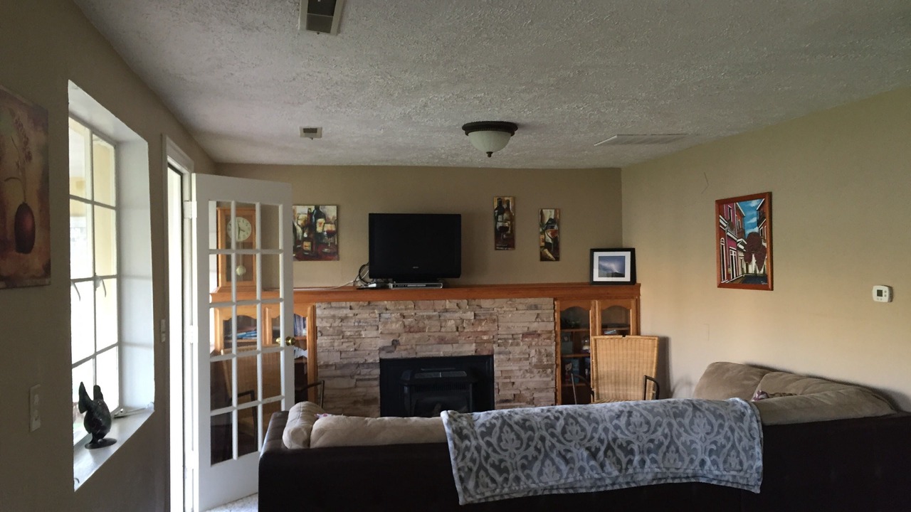 Photo of Livingroom in Clarkston Heights-Vineland