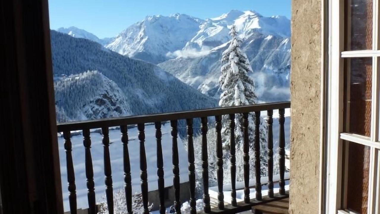 Photo of Buildings in Huez-en-Oisans