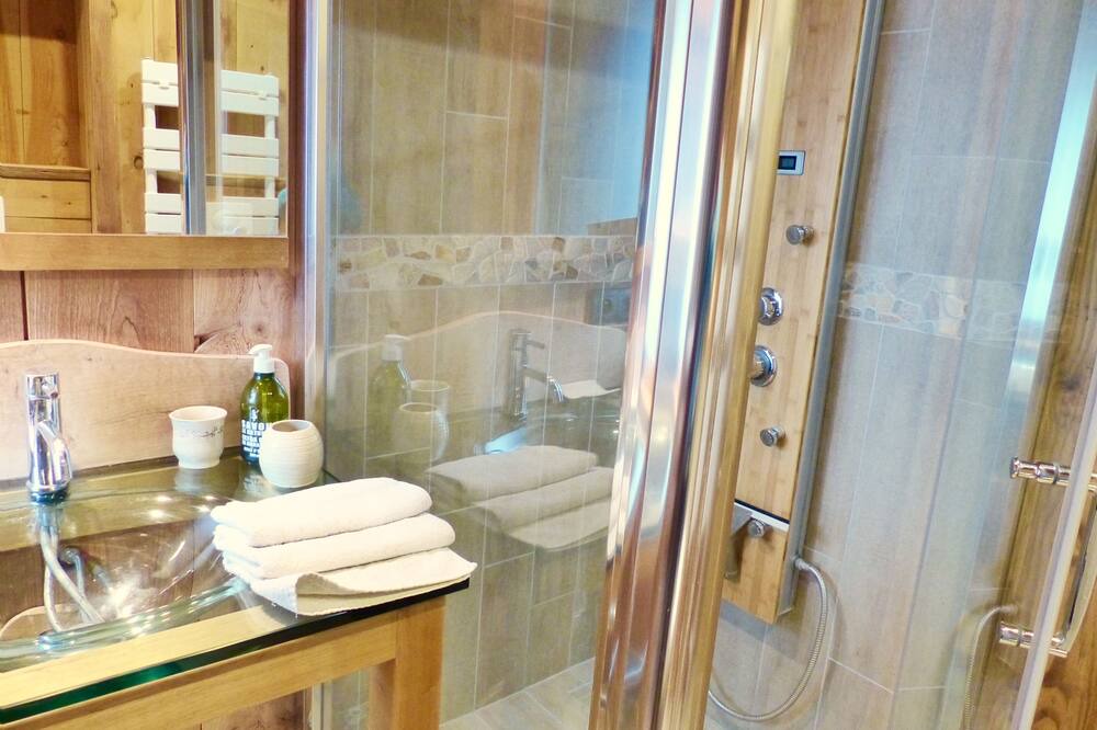 Photo of Bathroom in Superbolquere