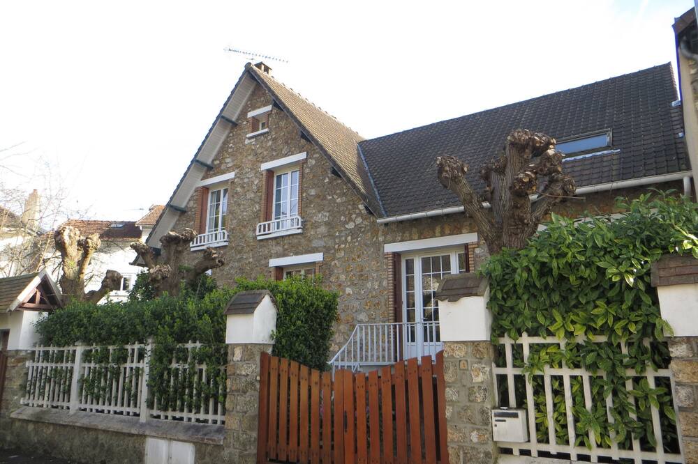 Photo of Outdoor in Chaville