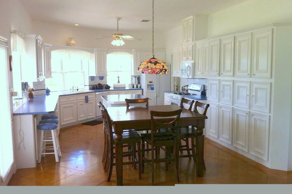 Photo of Bedroom in Seven Coves