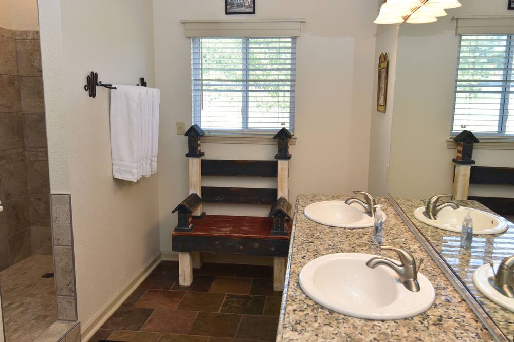 Photo of Bathroom in Camdenton
