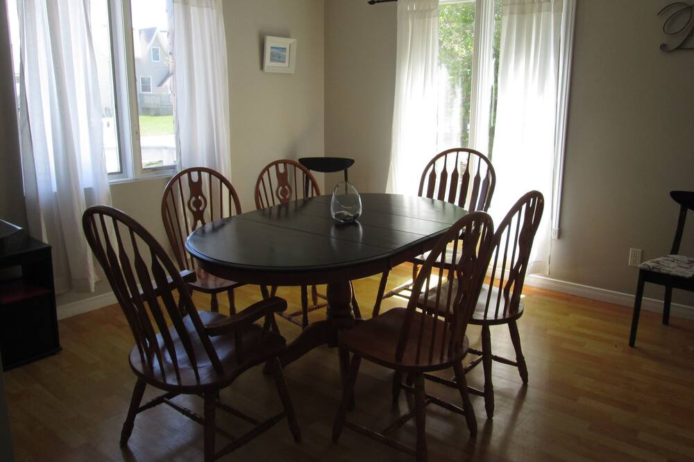 Photo of Livingroom in Grand Bend