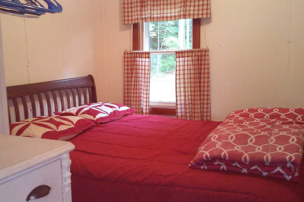 Photo of Bedroom in Aylen Lake